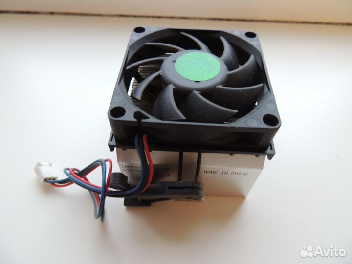 Кулер (3 pin / Socket 939) (есть всего один)