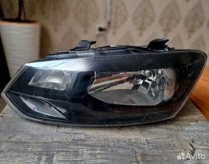 Фара левая Volkswagen Polo