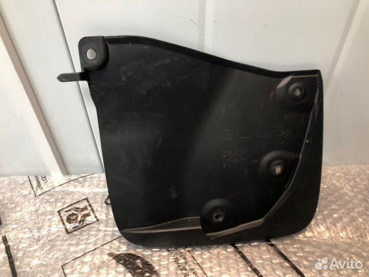 Брызговик передний правый Toyota Lc 300 2021-2023