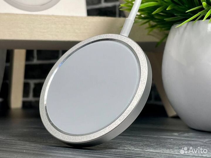 Беспроводная зарядка MagSafe 15W для iPhone