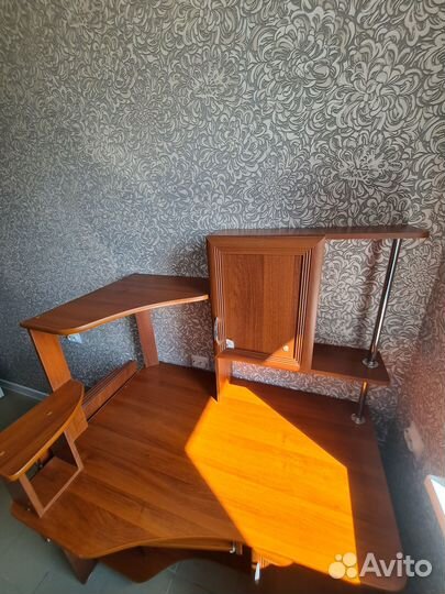 Компьютерный стол