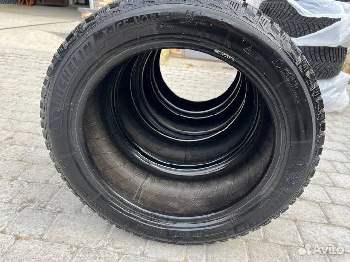 Michelin X-Ice North 4 225/50 R17