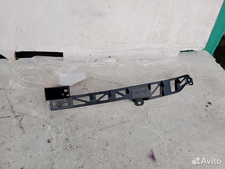 Кронштейн фары левая mazda 3 BK 2002-2008 седан