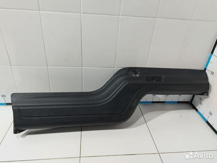 Обшивка двери багажника Discovery III 2004-2009