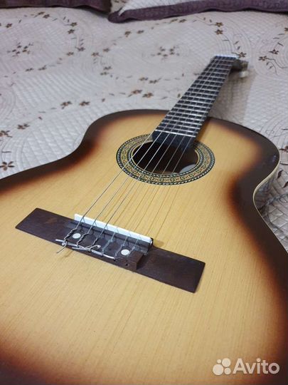 Акустическая гитара