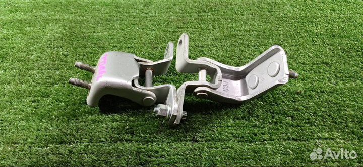 Петля двери задняя правая Suzuki Escudo TDA4W J24B