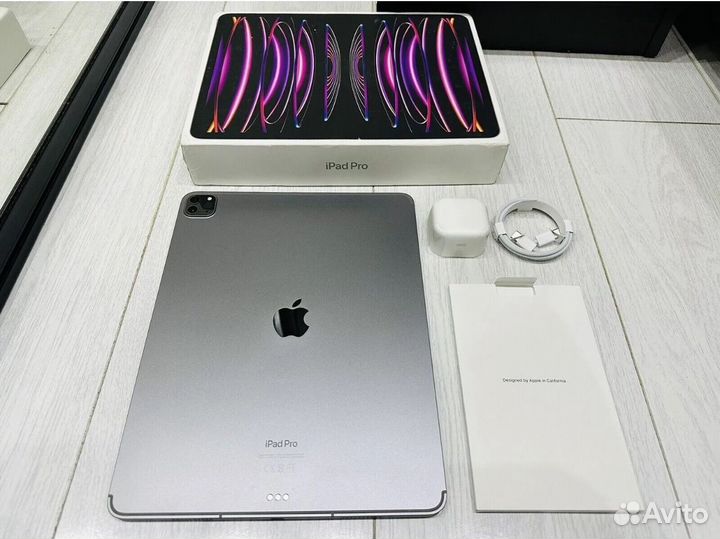 iPad Pro 12.9 6-Gen 2022 M2 2TB + Celluar