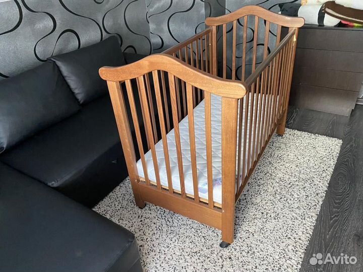 Детская кроватка