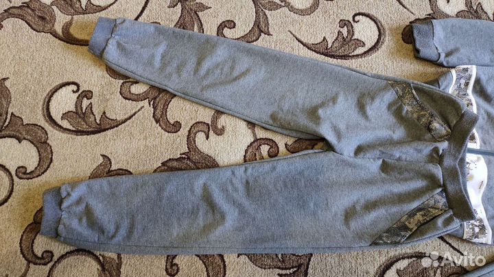 Костюм спортивный на девочку