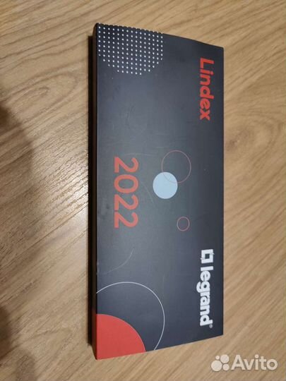 Беспроводная зарядка на 2 устройства legrand