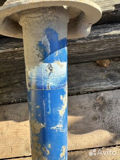 Стойки на гранту