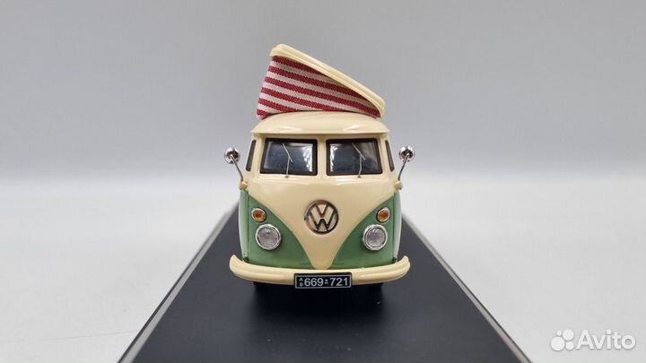 Модель Volkswagen T1 Camping Bus