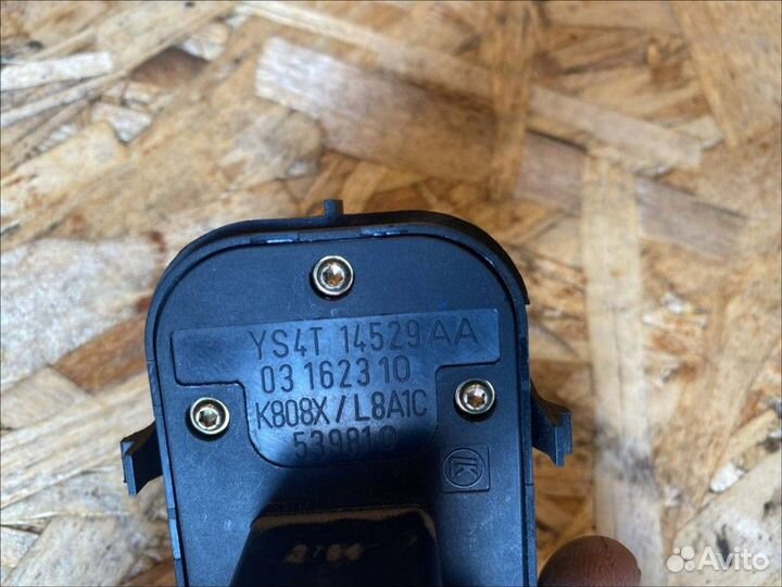 Блок управления стеклоподъемниками Ford Focus