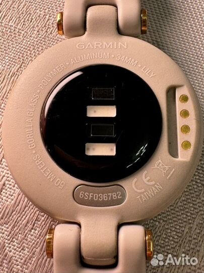 Часы Garmin Lily