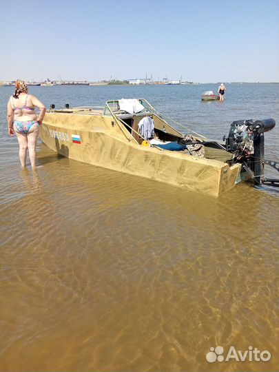 Моторная лодка