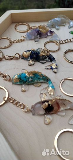 Брелки рыбки с натуральными камнями