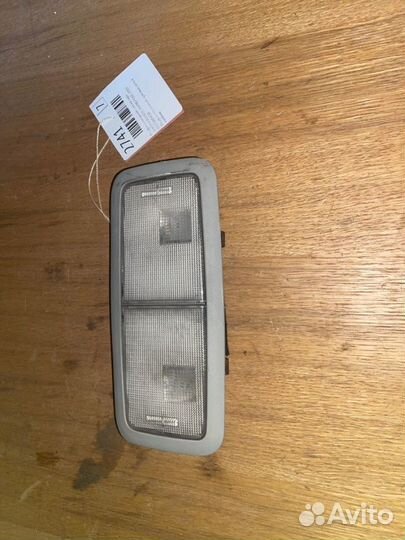 Плафон освещения салона задний Toyota Avensis