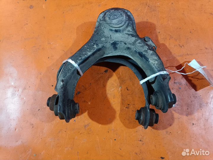 Рычаг передний верхний Honda Torneo CL3