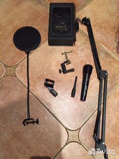 Радиомикрофон Sony WM-388