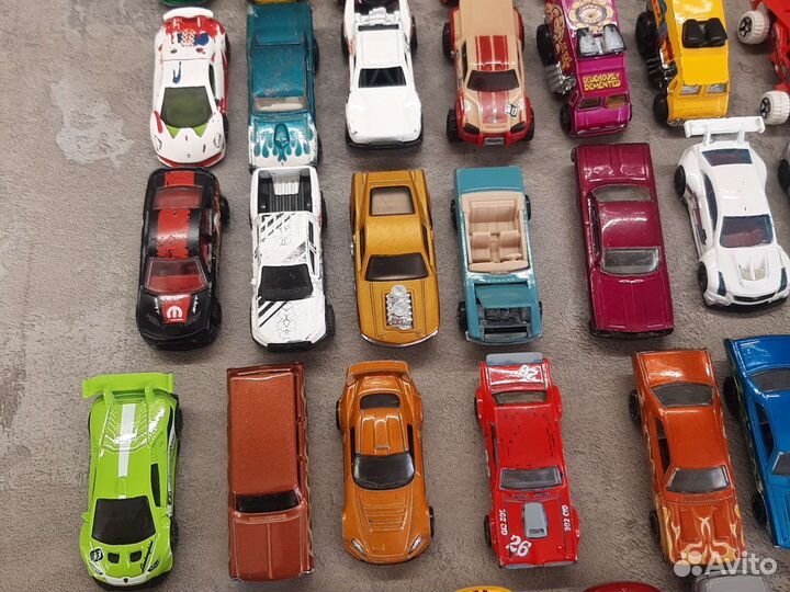 Hot wheels машинки