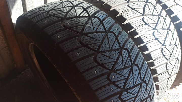 Goodyear Ultragrip 600 215/55 R17