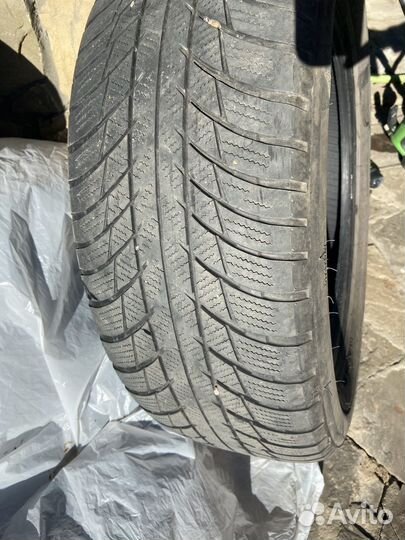 Bridgestone Blizzak LM-001 205/60 R17