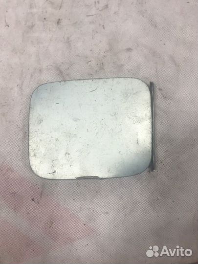 Лючок бензобака Nissan Tino HV10 SR20DE 2002