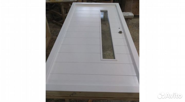 Входная дверь из массива дерева с коробом.С-М6