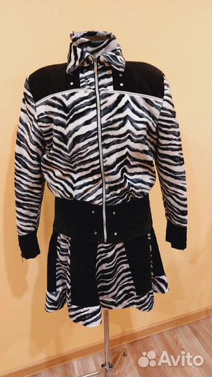 Костюм женский четвёрка