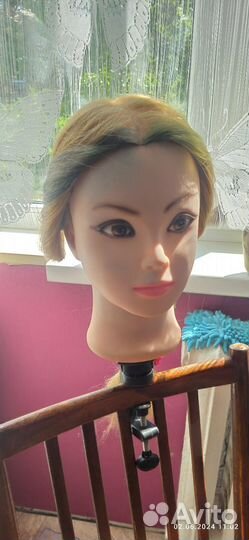 Голова манекен с длинными волосами