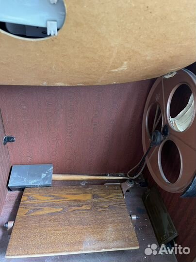 Швейная машина Чайка 142м