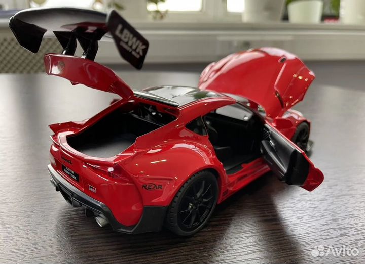 Модель машины Toyota Supra металл 1:24