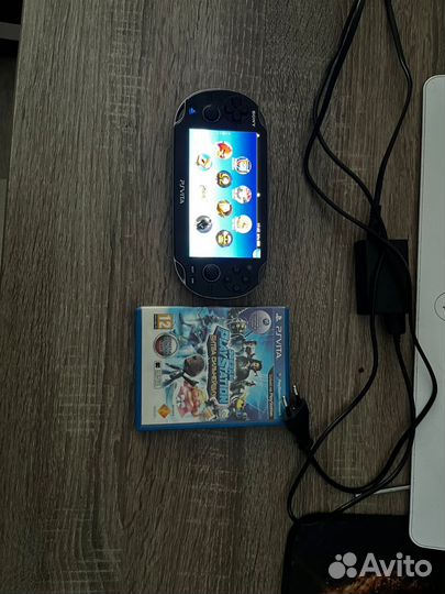 Портативная игровая приставка sony ps vita