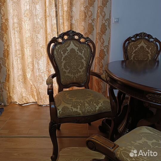 Столы и стулья из массива дерева бу