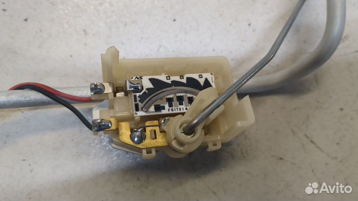 Датчик уровня топлива Subaru Legacy (B11), 1996