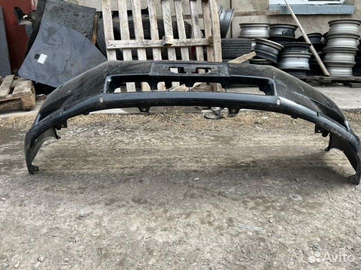 Бампер передний Toyota Corolla Fielder E140