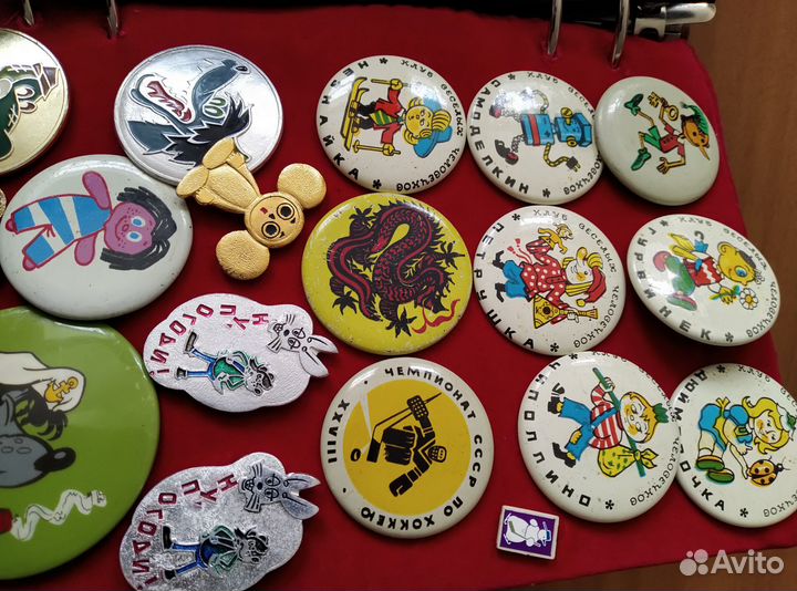 Альбом со значками времён СССР 4 листа