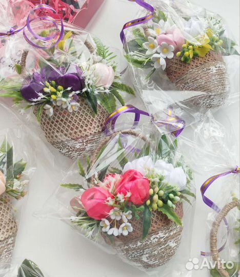 Корзина с тюльпанами.Магнит.Подарок на 8 марта