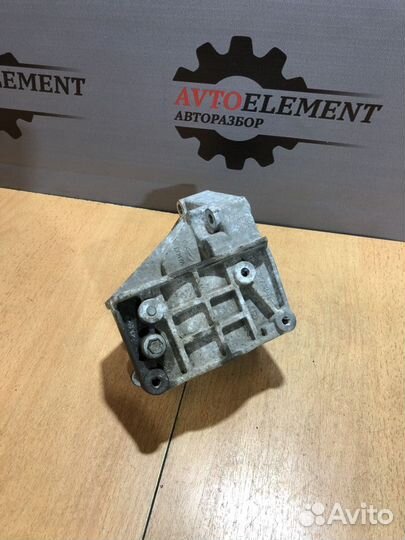 Кронштейн гур Ford Fusion