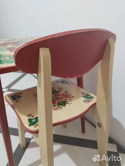 Детский стол и стул