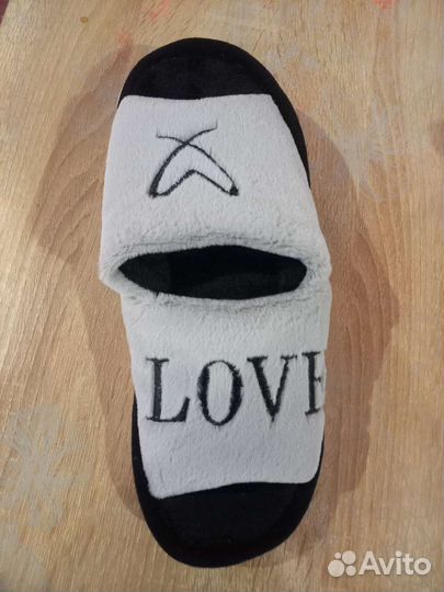 Женские домашние тапочки