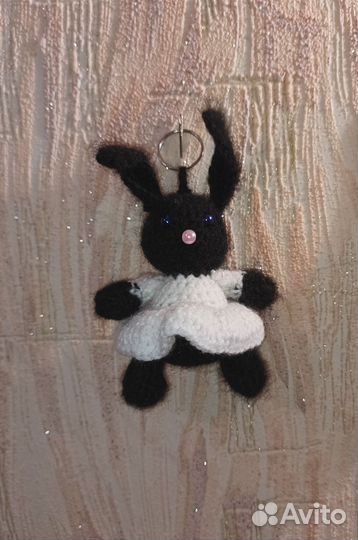 Вязаные игрушки зайчик