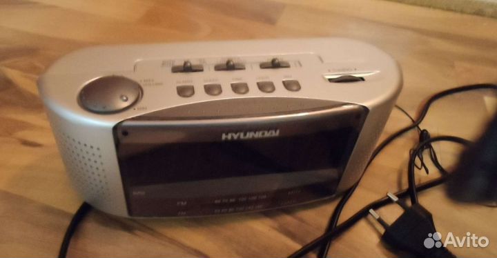 Сетевой будильник С радиоприёмником