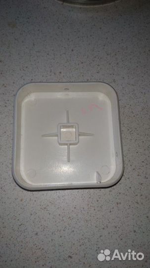 Правая заглушка от настенного экрана Screen Media