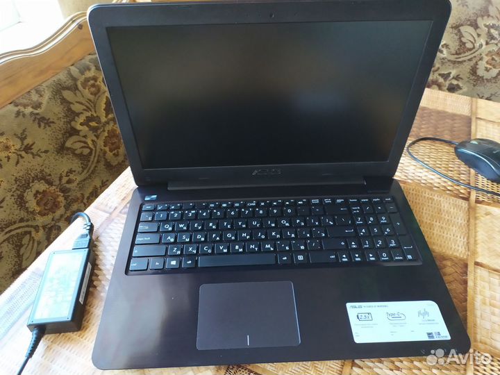 Ноутбук asus x556u