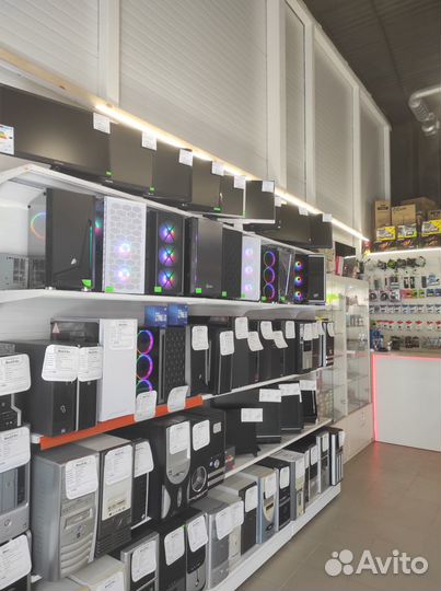 Ноутбук свежий мощный Lenovo SSD + 1 TB 12 гигов