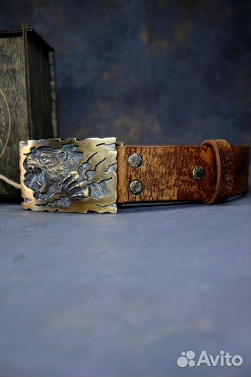 Ремень из натуральной кожи с авторской пряжкой