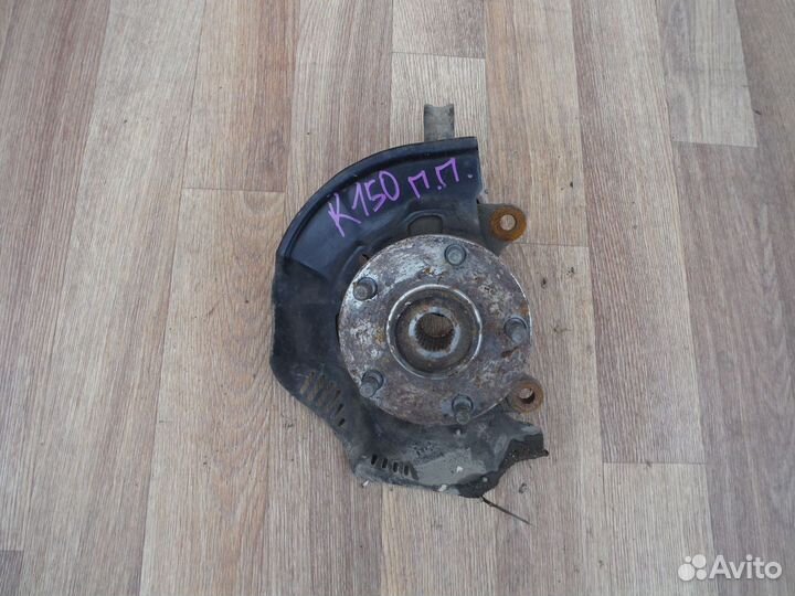 Кулак передний правый Toyota Corolla 150 2008