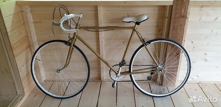 Велостпед хвз шоссейный на ходу