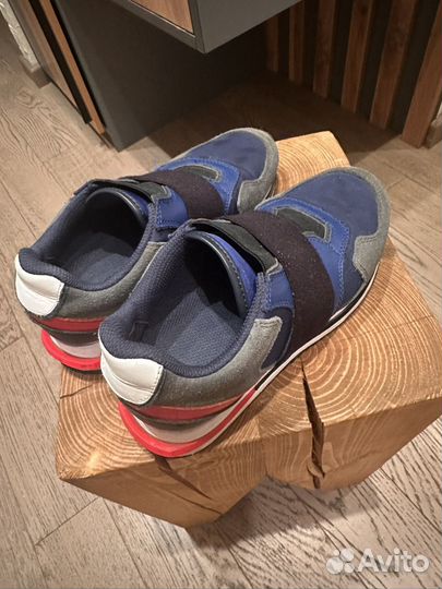 Кроссовки tendence